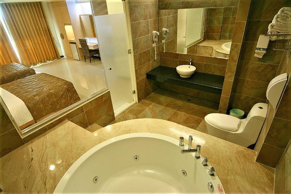 Tranquil Sea Hotel Кэньдин Экстерьер фото